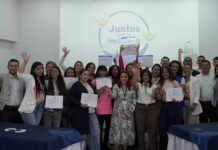 Evento de graduación del curso de confección de calzado en alianza con Macutex